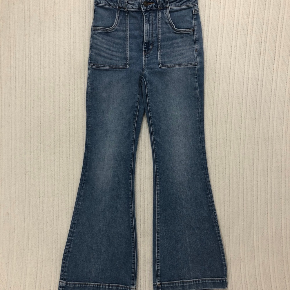 American Eagle Next Level Stretch High Waisted Flare Jeans Blue Patch Pocket